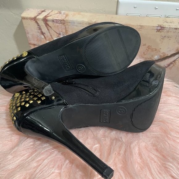 BONGO “Dionne” Gold Studded Platform Heels—SZ. 8 - Picture 6 of 6